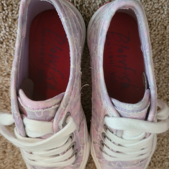 ♥️NWT♥️ MALIBU BLOWFISH GIRLS SNEAKERS - Picture 3 of 10